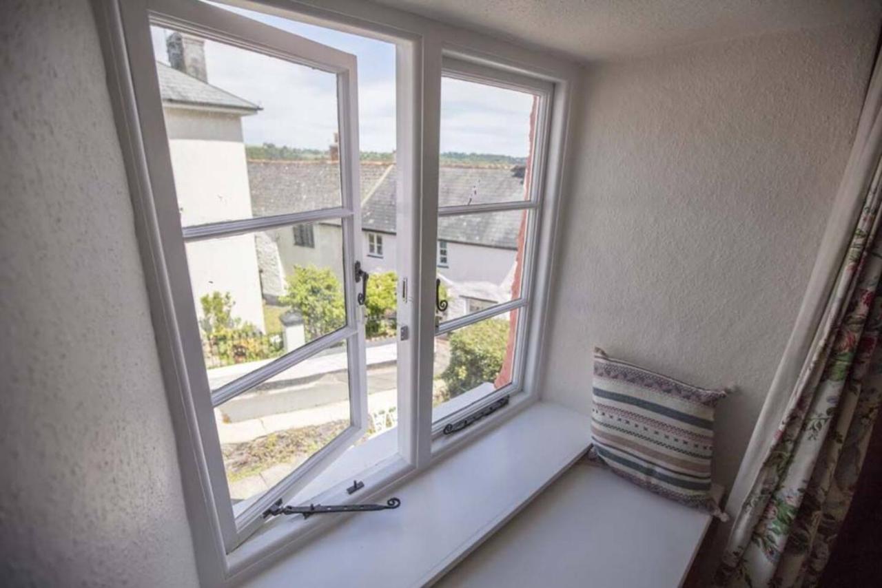 Holly Cottage - Characterful Cottage A Stones Throw From River Dart With Front & Back Patios Dittisham Exterior photo