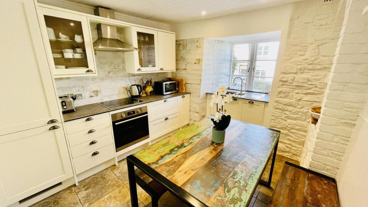 Holly Cottage - Characterful Cottage A Stones Throw From River Dart With Front & Back Patios Dittisham Exterior photo
